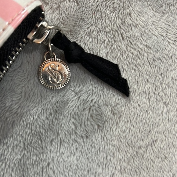 Victoria’s Secret Makeup case - Picture 3 of 6